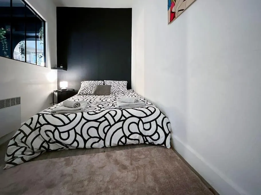 Cocon Urbain Proche Canal Saint-martin Apartment *